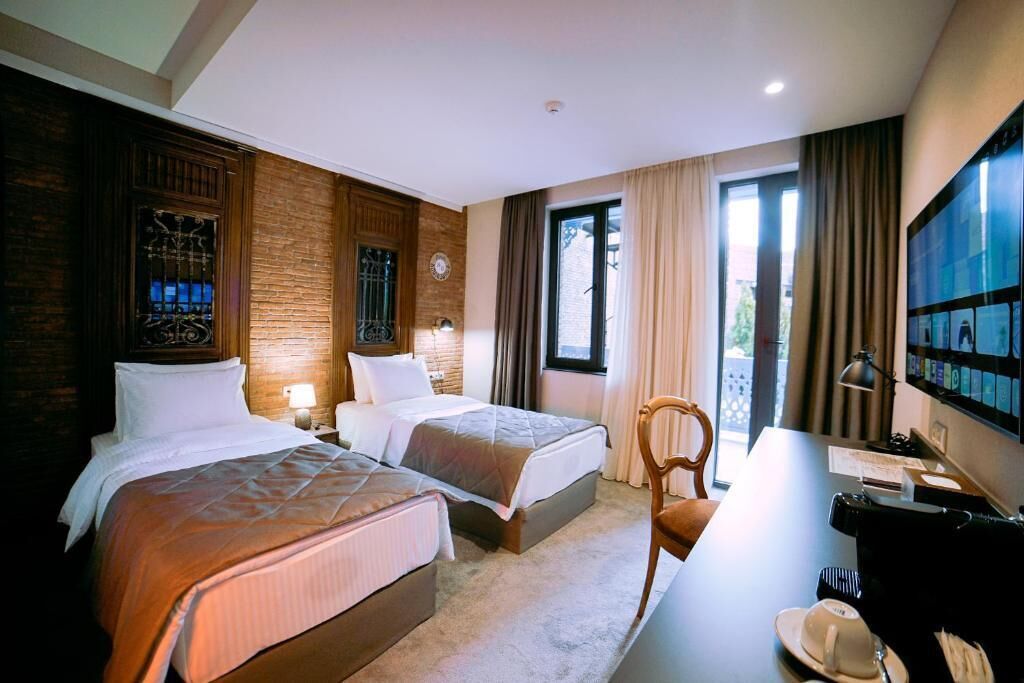 都會雙人或雙床房 | 迷你吧、客房內保險箱、書桌、筆電工作空間