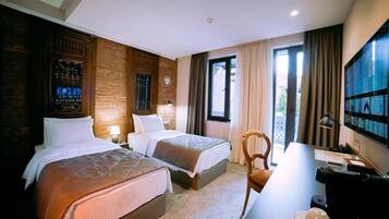 Habitació doble o amb dos llits individuals urbana | 2 dormitoris, minibar, caixa forta a l'habitació i escriptori