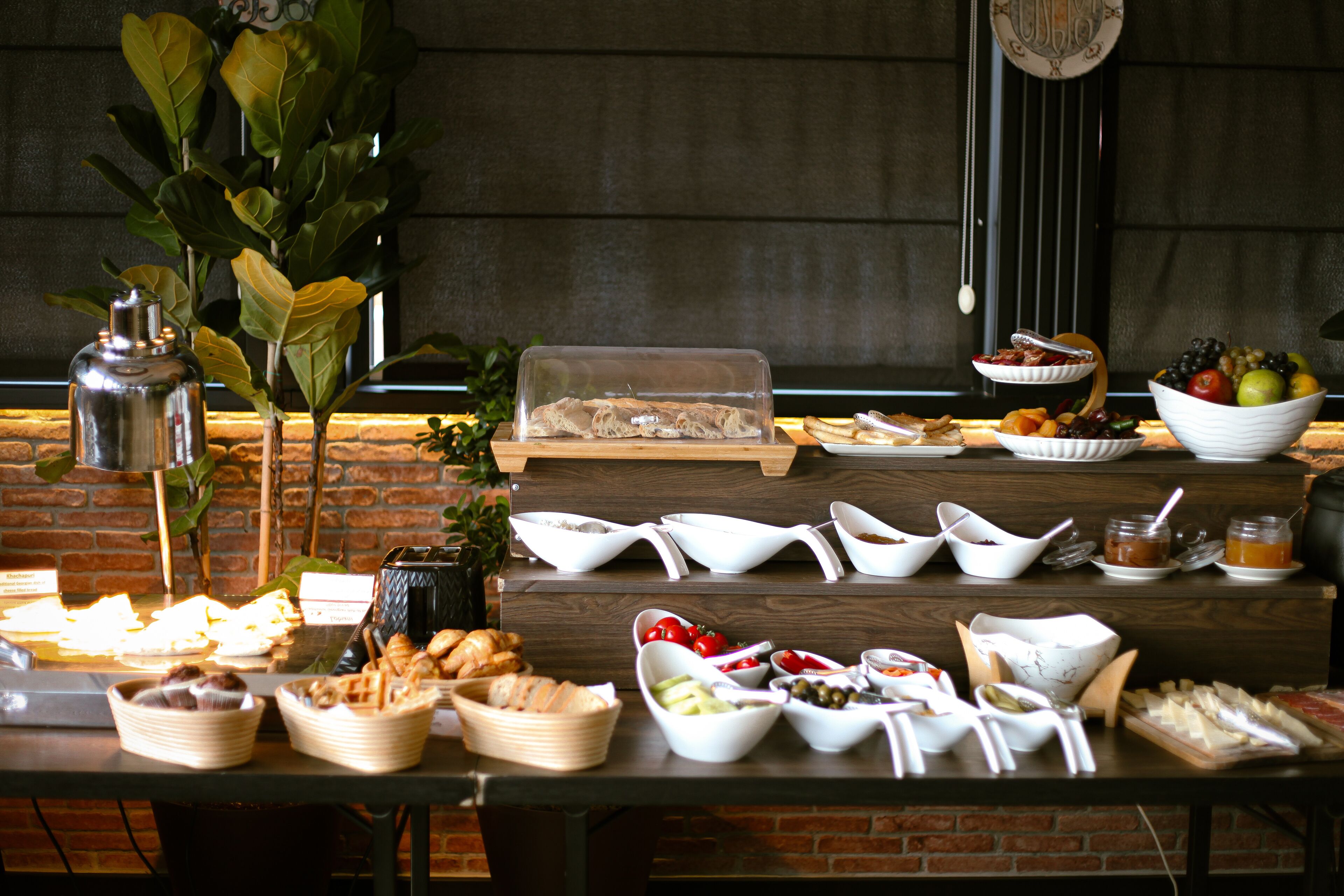 daily buffet breakfast (gel 45 per person)