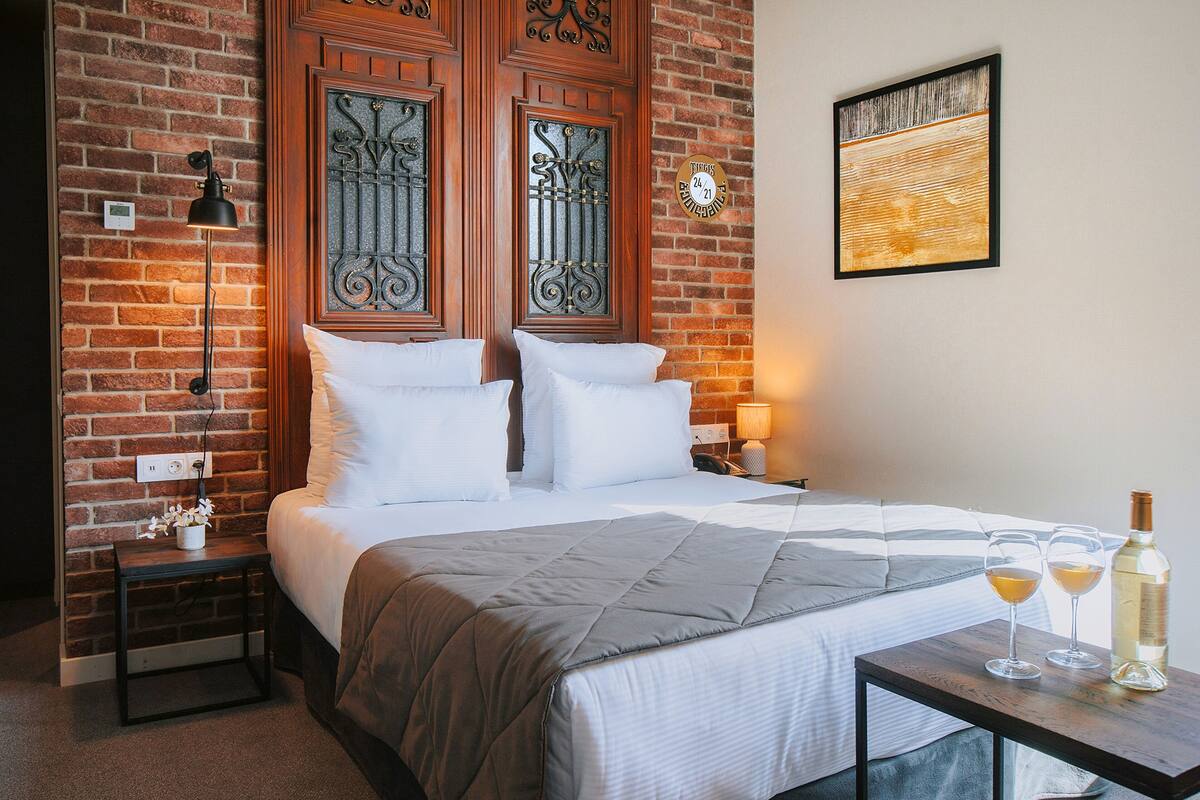 double room | 2 bedrooms, minibar, in-room safe, desk