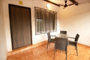 Superior room private sit out | Terassi/patio