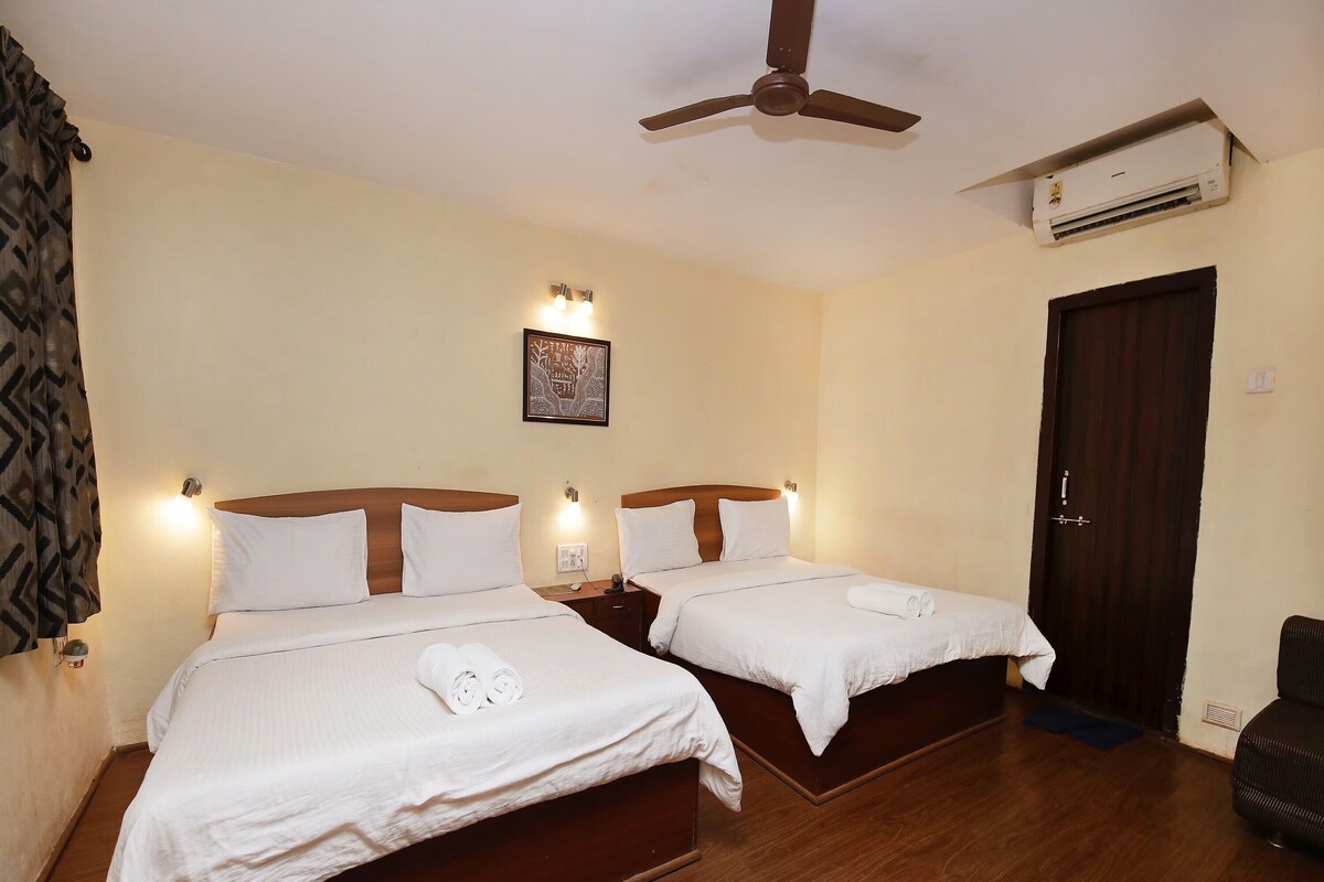 Deluxe Family Room with Garden view | Minibar, WiFi (free), bed sheets
