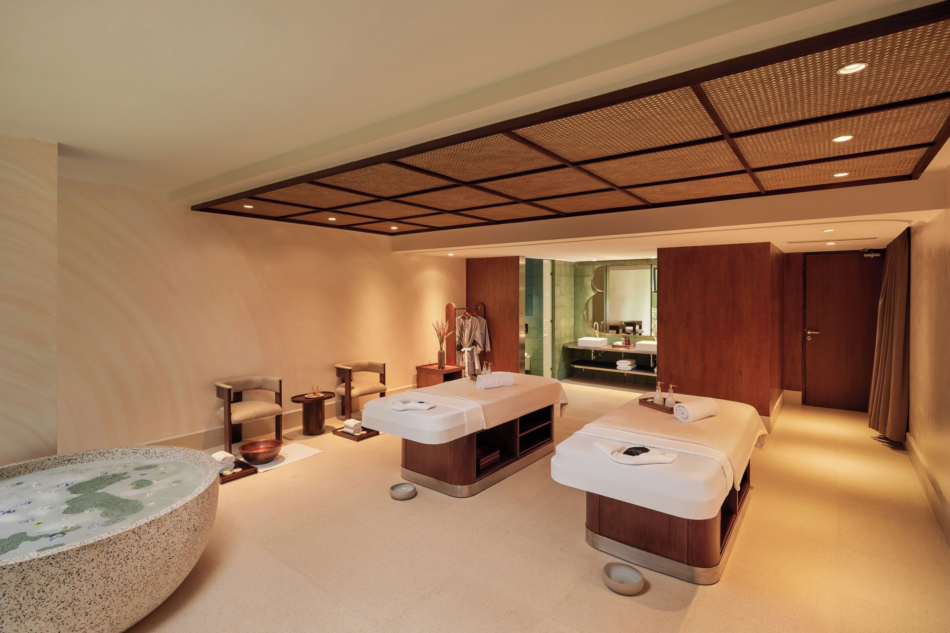 Couples treatment room(s), body treatments, aromatherapy