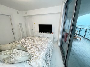 1 habitación, escritorio, tabla de planchar con plancha y wifi gratis 