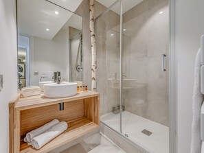 Bathroom - Renovated apartment for 4, lake view, hotel services (Tignes)
