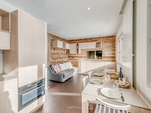 Interior - Renovated apartment for 4, lake view, hotel services (Tignes)