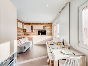 Interior - Renovated apartment for 4, lake view, hotel services (Tignes)
