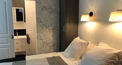 Renovierte Familienfreundliche Scheune mit Garten, 3 Schlafzimmern & Parkplatz am Le Mans