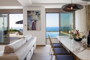 Smart-TV, Kamin, Tischfußball, Tischtennisplatte