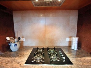 Kühlschrank, Mikrowelle, Geschirrspüler