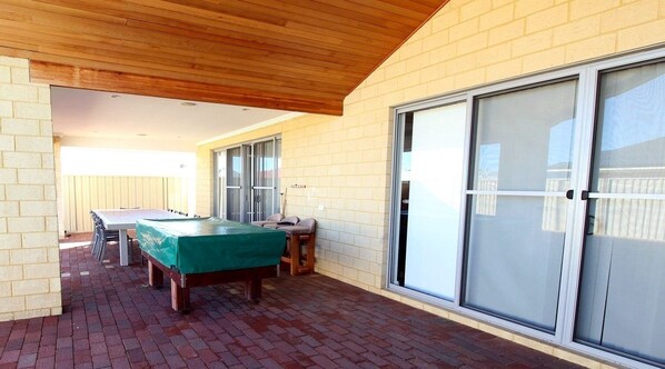 Outdoor dining