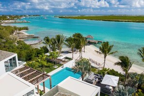 On the beach - Blue Cay Luxury Villa (Leeward Settlement)