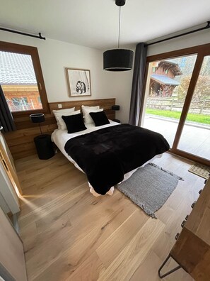 3 عدّة غرف نوم ومكواة/لوح كي وواي فاي مجانًا وملاءات أسرّة