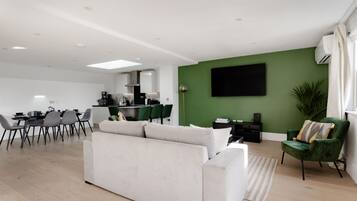 Penthouse Design, salle de bains privée | Bar lounge