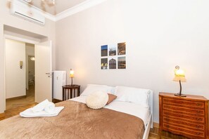 2 bedrooms, WiFi - Spacious and very comfortable apartment perfect for 4 guests is located in the Crocetta district and has everything you need for a magnificent stay. We are a few minutes walk from Porta Nuova and the historic center, Nearby there is tram 4 which crosses  (Torino)