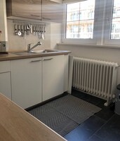 Refrigerador, microondas, horno, cafetera/tetera