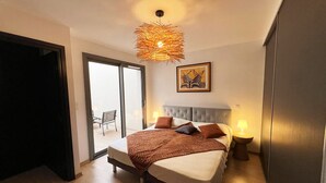 3 habitaciones, escritorio, tabla de planchar con plancha y wifi gratis 