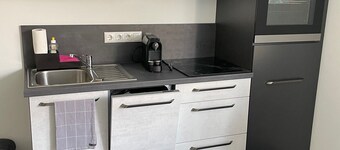 Ferienhaus mit 6 Apartments, Terrasse und Blick auf den Stausee