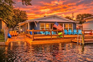 Unclassified image, 2 of 28, button