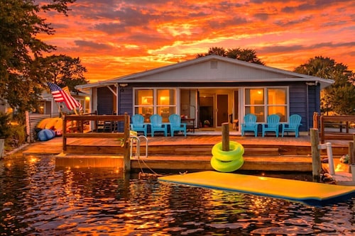 Family & Pet-Friendly River Escape w/ Kayaks, Manatees & Outdoor Fun!