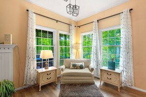 Smart TV, fireplace, offices