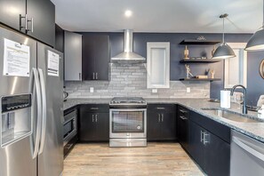 Fridge, microwave, oven, stovetop - Honky Tonk Game Room with Rooftop Deck! (Nashville)