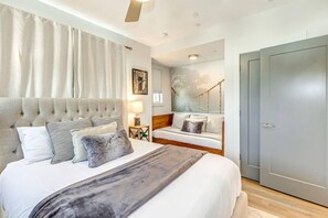 4 Schlafzimmer, Schreibtisch, Bügeleisen/Bügelbrett, Reisekinderbett