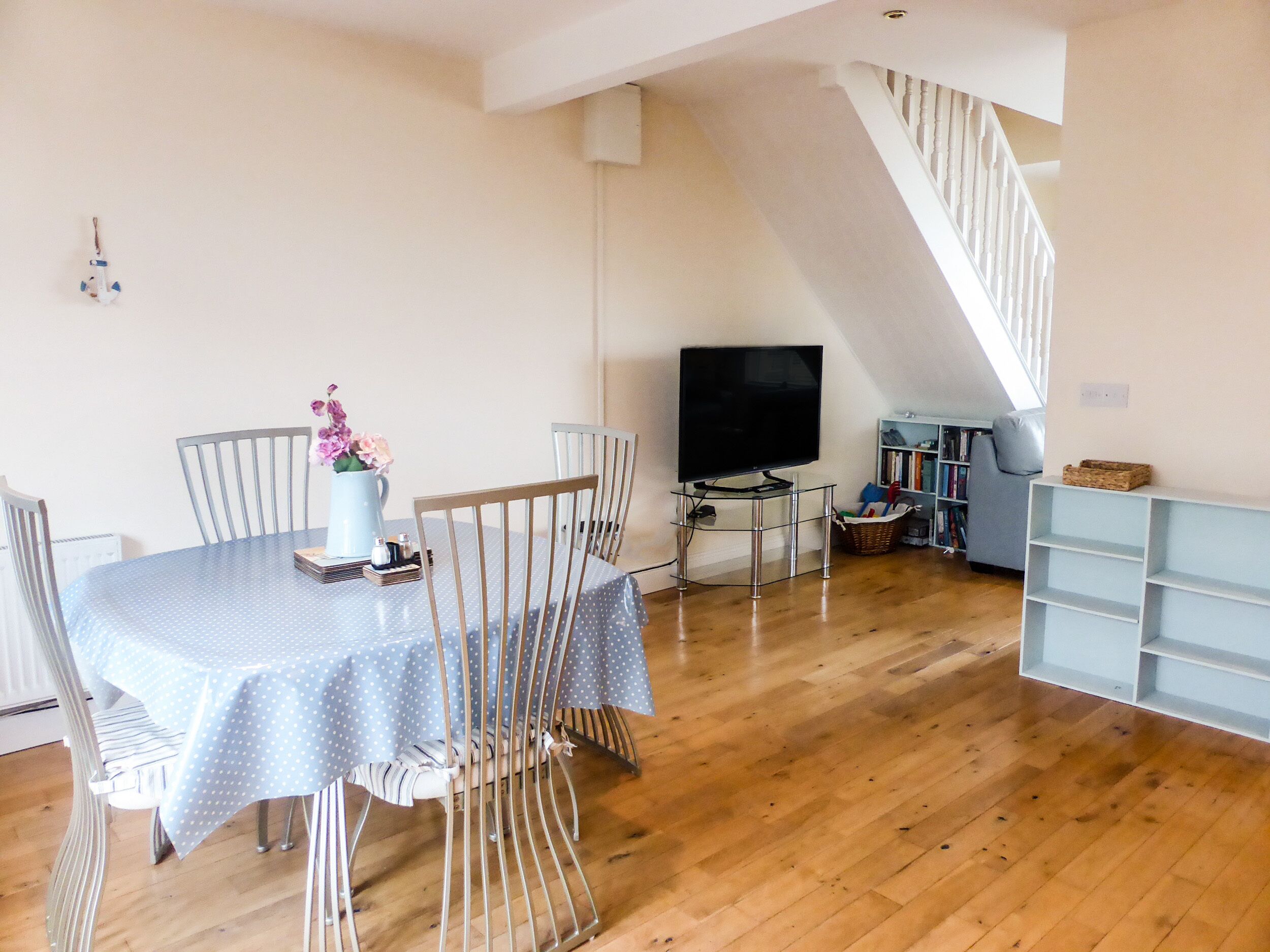 Cottage | Interior