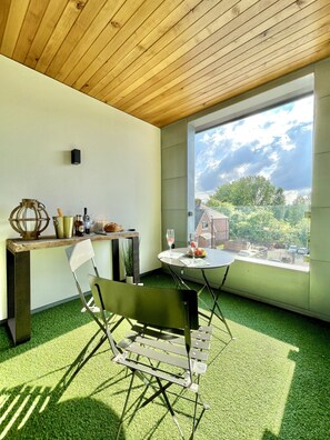 Appartement, privébadkamer (Twelve ) | Uitzicht vanaf balkon