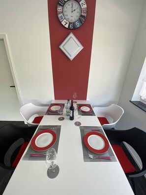 Dining - Apartments-Saaldorf WG1 with terrace and view of the reservoir (Bad Lobenstein)