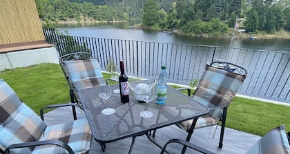 Apartments-Saaldorf WG1 with terrace and view of the reservoir