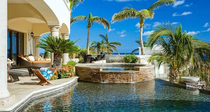 Stunning 5BR Villa Sandcastle includes Jacuzzi , Heated Pool, & Gourmet Kitchen + More!