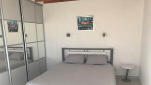 Room - Pleasant modern house in a quiet location, 5 minutes' walk from La Tremblade town center (La Tremblade)