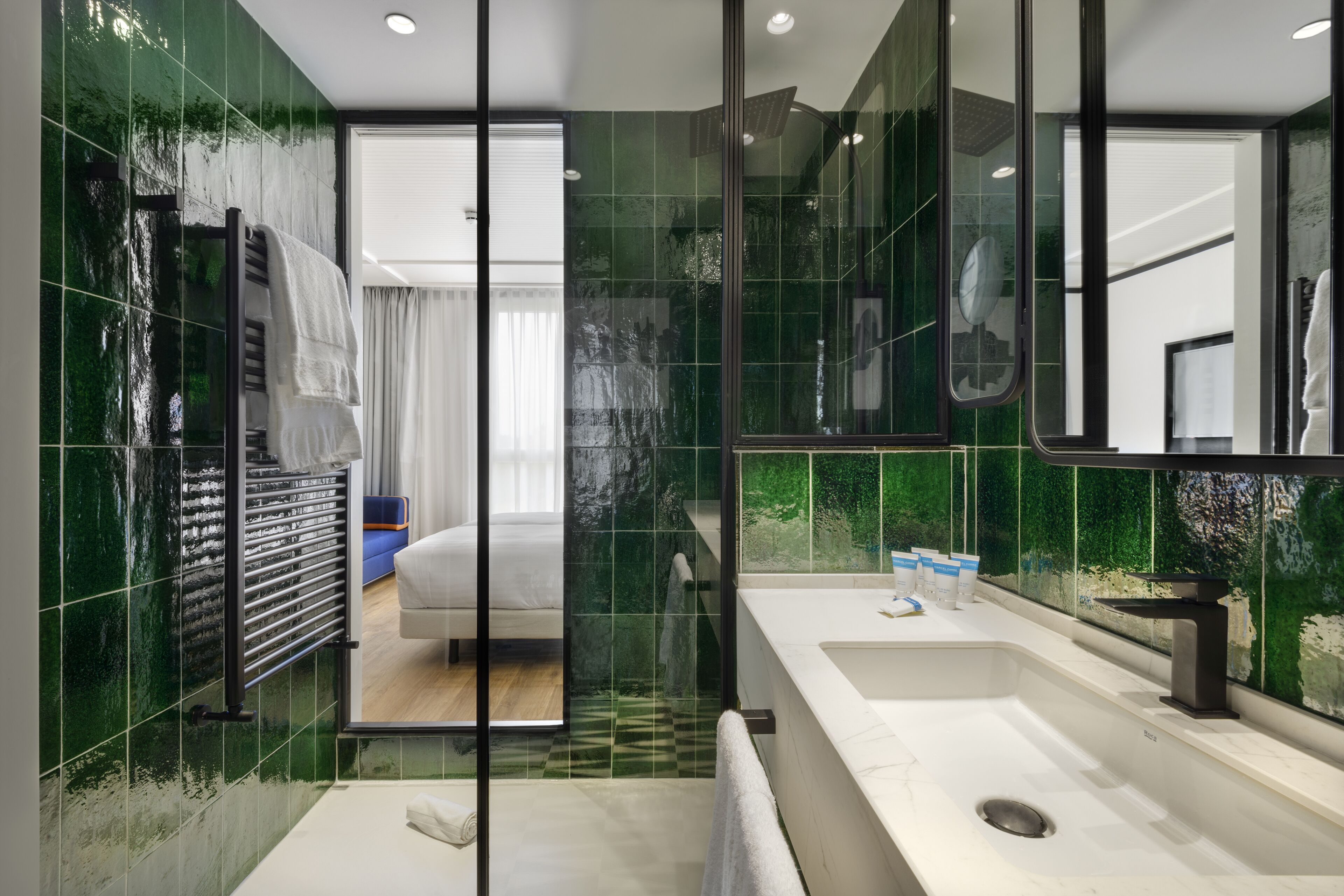 1 bedroom, in-room safe, desk, blackout curtains