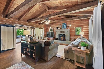 Sunset Cabin - Secluded retreat on Beaver Lake