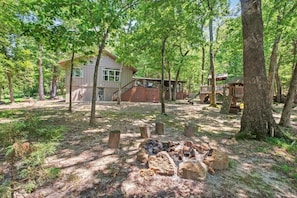 Property grounds - Sunset Cabin - Secluded retreat on Beaver Lake (Rogers)