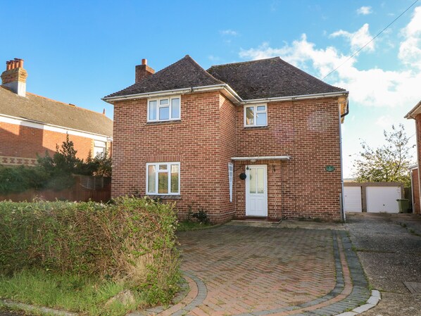 Cottage | Front of property - 6 Heytesbury Road (Yarmouth)