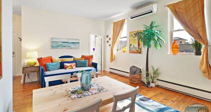 Downtown Lake Geneva Cali Suite Walk to Beach Dining Shops Parking