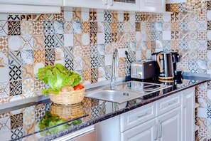 Fridge, microwave, oven, stovetop - CorchoCountryHouse-Rural Pool NetFlix BBQ! (Tavira)