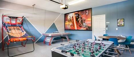 Casa, 6 habitaciones | Sala de juegos