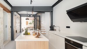 Private kitchen - Dianthus Residence, Heated Pool & in-pool Whirlpool (Adele)