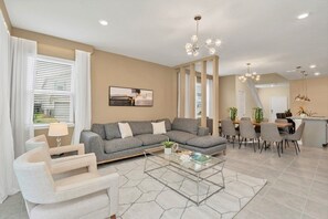 Villa - flera sovrum | Vardagsrum