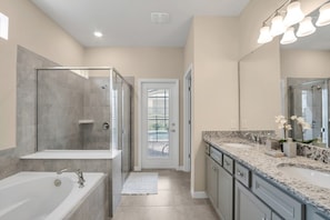 Villa, varias habitaciones | Baño | Toallas