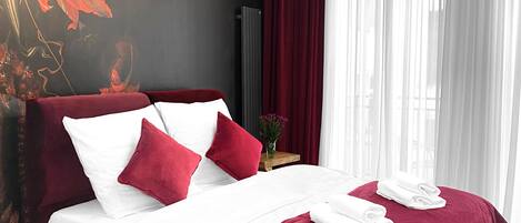 Deluxe Studio Suite (25) | Iron/ironing board, free WiFi