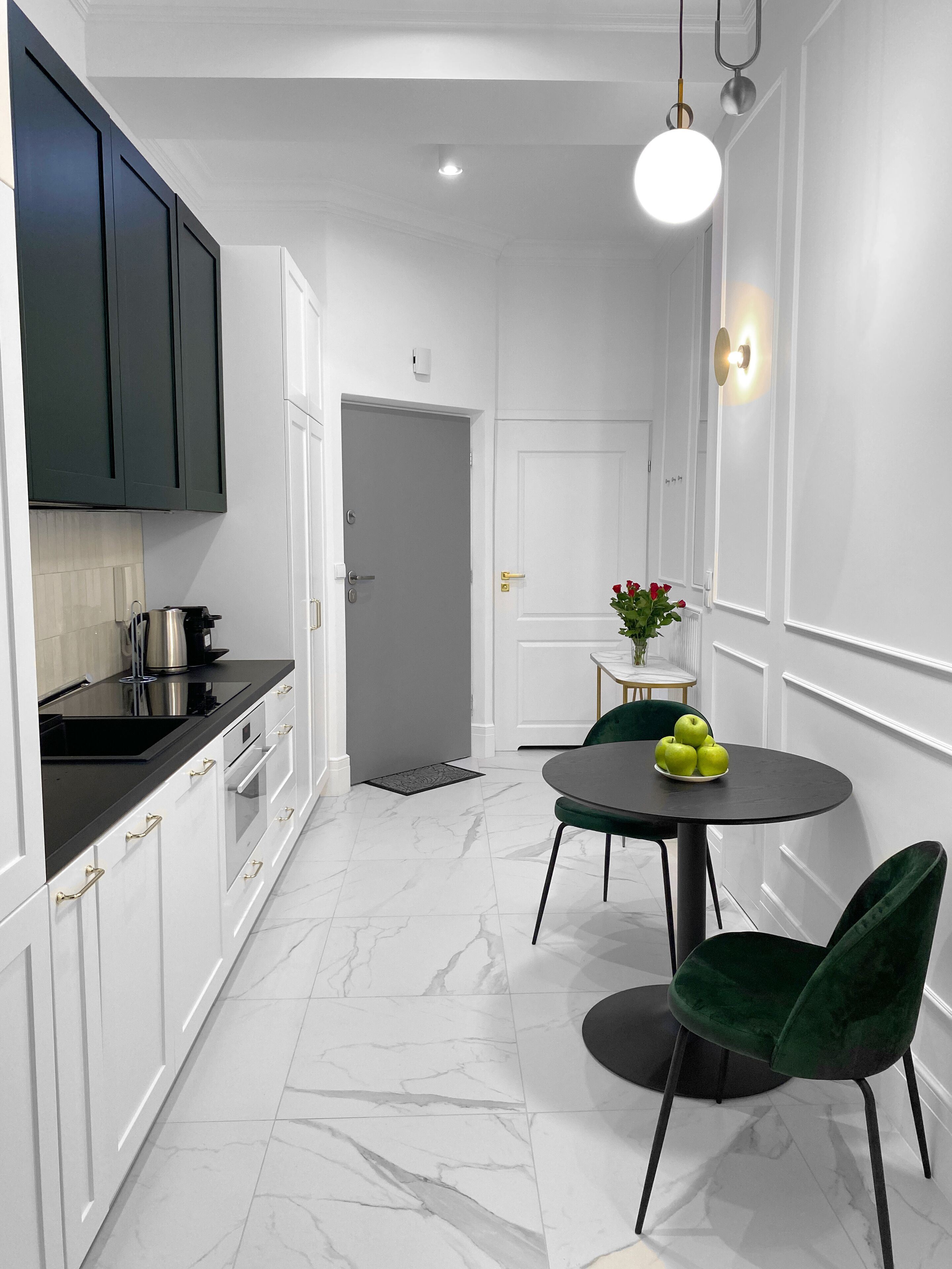 Deluxe Studio Suite (29) | Private kitchenette | Espresso maker, coffee/tea maker, electric kettle