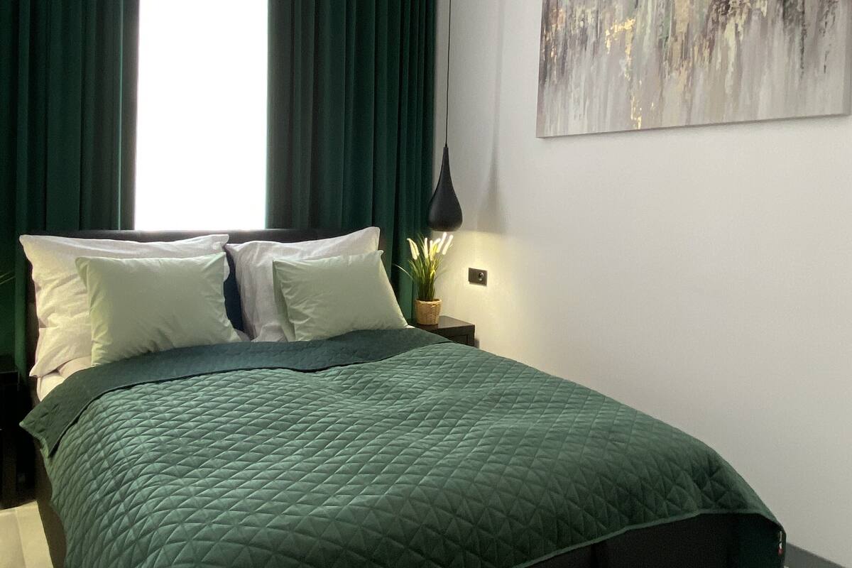 Iron/ironing board, WiFi (free)
