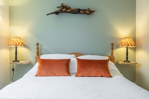 3 bedrooms, iron/ironing board, Internet, bed sheets - The Barn (GR), Great Ryburgh, Norfolk (Great Ryburgh)