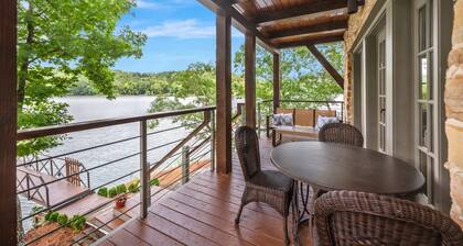 Luxury Lakefront Cottage w/ Kayaks and SUPs