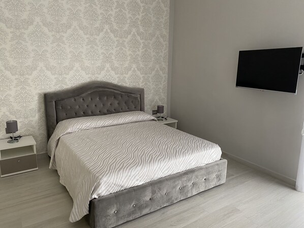 Minibar, in-room safe, desk, blackout curtains