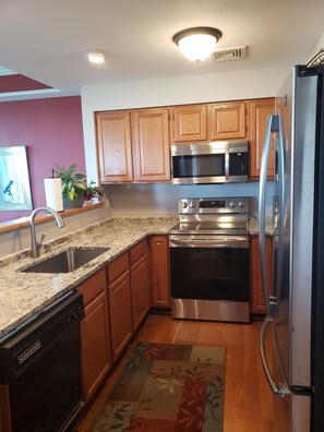 Fridge, microwave, oven, stovetop - View from the Top (Roseland)